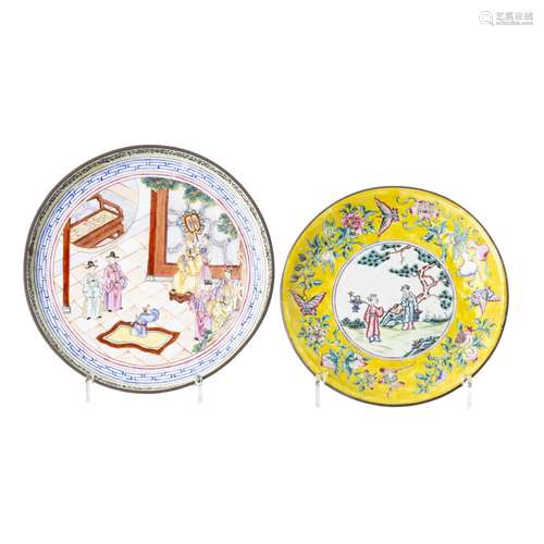 Plate and presentoir in Canton enamels