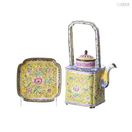 Canton enamel arched-handle teapot with presentoir