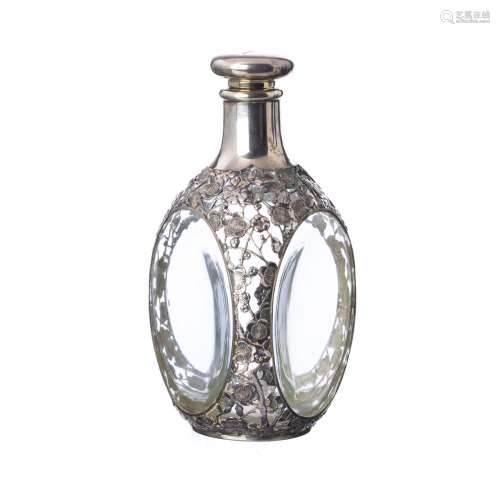 Bottle with monture in Chinese silver