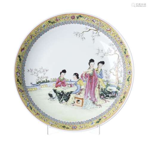 Plate 'figures' in chinese porcelain, Republic