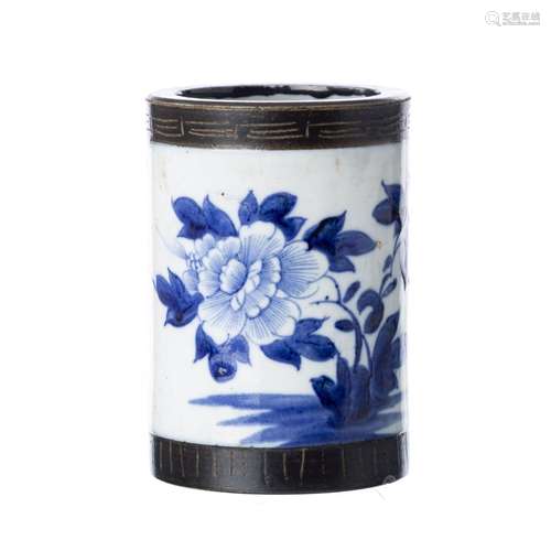 Brushpot in chinese porcelain, Guangxu