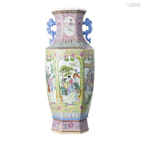 Porcelain vase from China, Republic