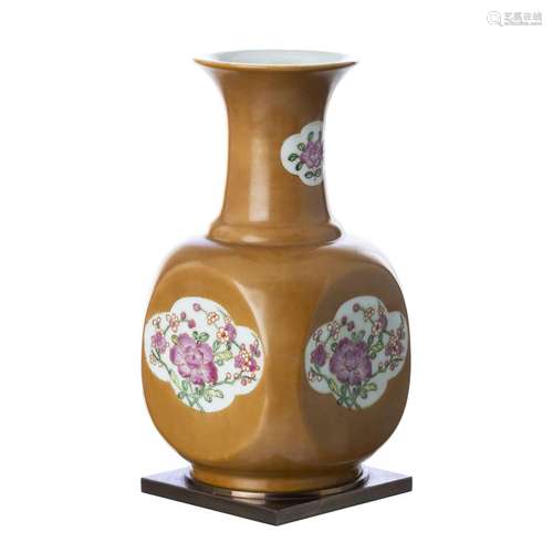 Chinese porcelain 'café au lait' vase