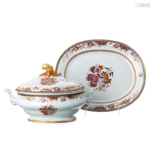 Chinese porcelain tureen with presentoir, Qianlong