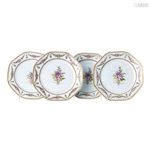 Set of four plates 'garlands' in chinese porcelain