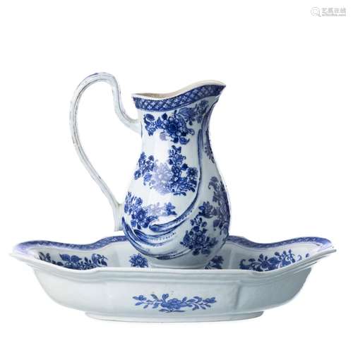 Basin and ewer 'flowers' in chinese porcelain