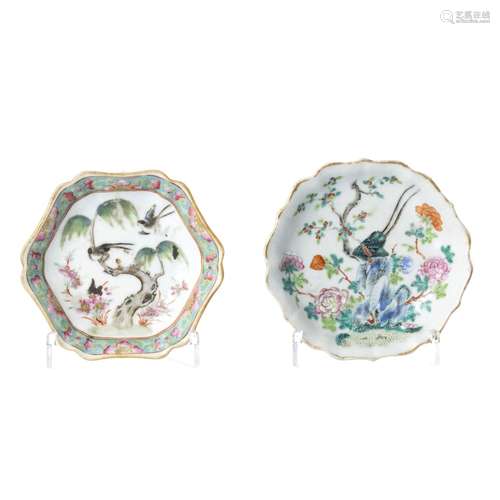 Pair of footed bowls in chinese porcelain