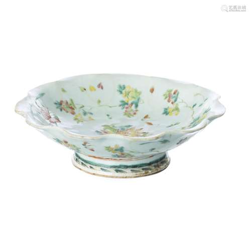 Chinese porcelain footed floral bowl, Tongzhi