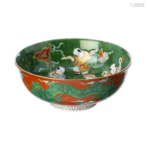 'Dragon' punch bowl in Japanese porcelain