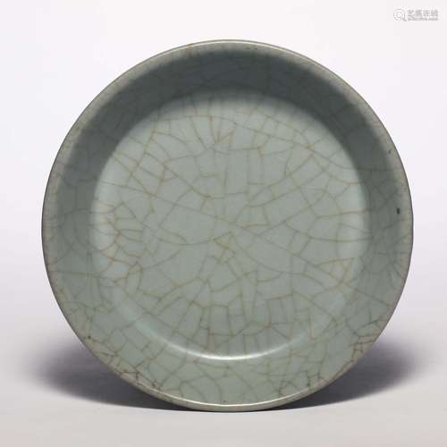 Ming dynasty Ru kiln folded along the plate