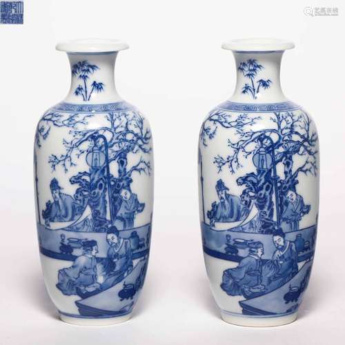 Qing Dynasty A pair of blue and white porcelain ornamental v...