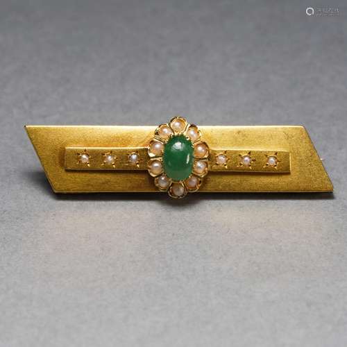 A Hardstones Inlaid Gold Brooch