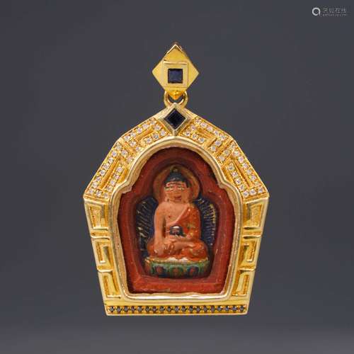 A Diamond Inlaid Gold Amulet Box