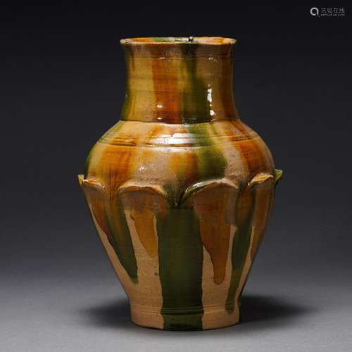 A Sancai Glaze Pottery Vase