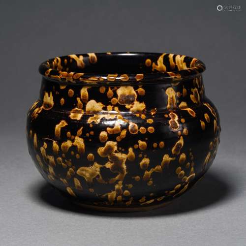 A Tortoise Glaze Pottery Jar