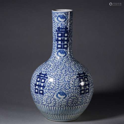 A Blue and White Bottle Vase