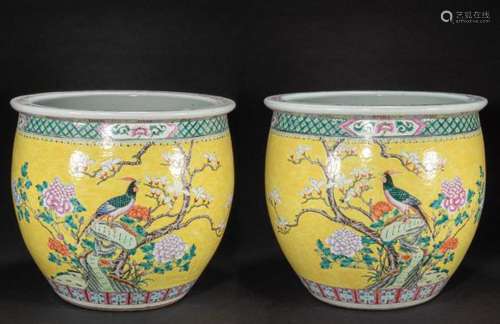 A PAIR OF CHINESE PASTEL PAINTING JARS