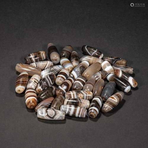 CHINESE AGATE DAY BEADS A GROUP
