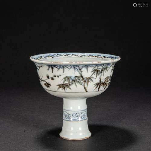 CHINESE BLUE AND WHITE TALL CUP