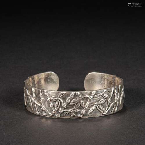 CHINESE SILVER BRACELET, QING DYNASTY