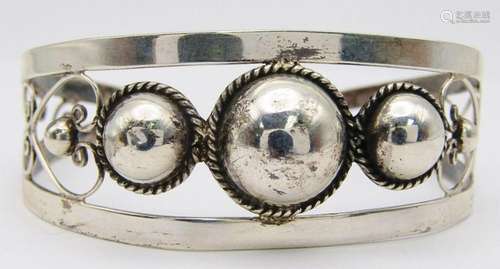 HENCHO EN MEXICO STERLING CUFF WITH CUT