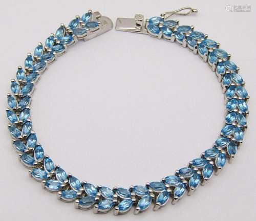 LOOKS NEW! DOUBLE STRANDED TENNIS BRACELET