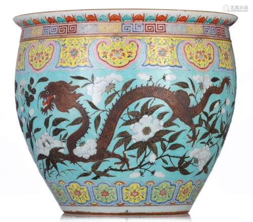A Chinese famille rose 'Dragon' fishbowl, 19thC, H 35,5 cm