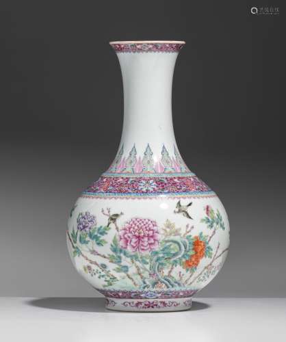 A fine Chinese famille rose 'Birds and Flowers' bottle vase,...