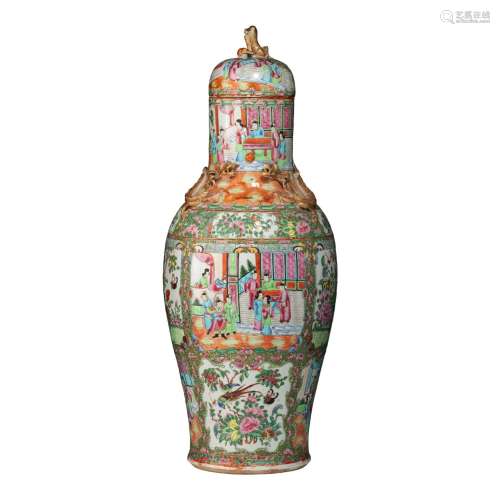 A Chinese Canton vase and lid, 19thC, H 66 cm