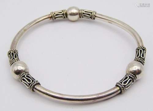 STERLING BANGLE WITH UNIQUE DESIGN