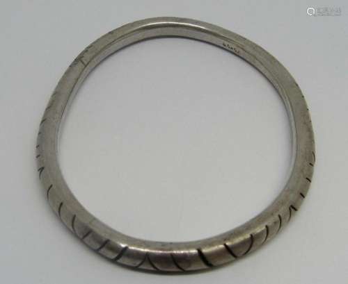 MEXICO STERLING BANGLE WITH CUT OUT DIAGONAL