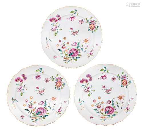 Three Chinese famille rose foliate-shaped export porcelain c...