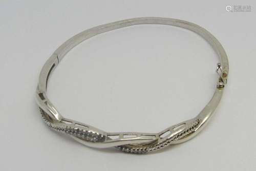 GORGEOUS STERLING HINGED BANGLE WITH