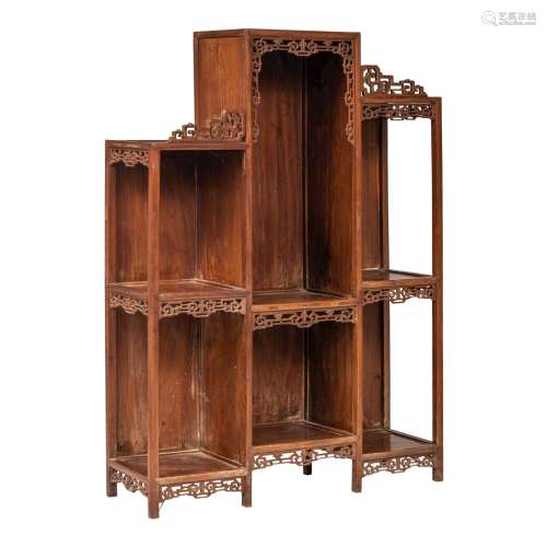 A Chinese hardwood display cabinet, 20thC, H 160,5 - W 114 -...