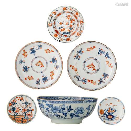 A collection of Chinese Imari and blue and white export ware...