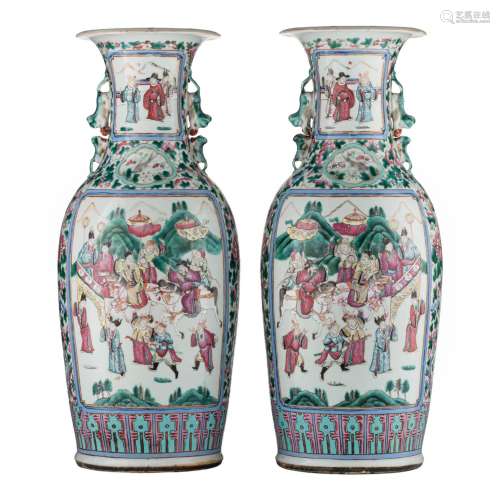 A pair of Chinese famille rose vases with a battle scene, pa...