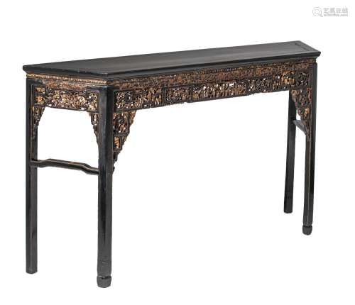 A Chinese gilt and lacquered carved side table, late Qing/Re...