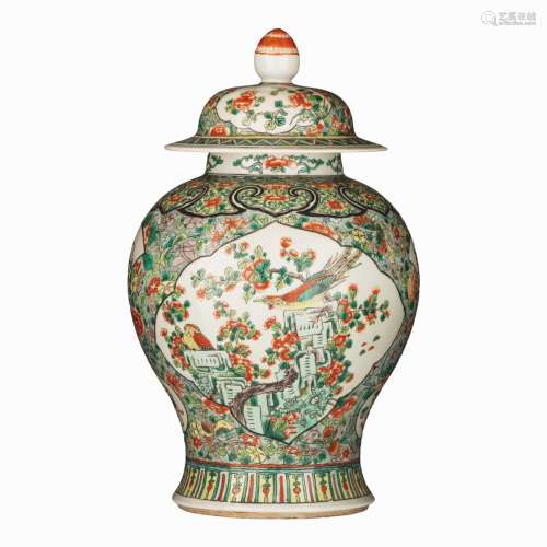 A Chinese famille verte covered vase, 19thC, H 44,5 cm