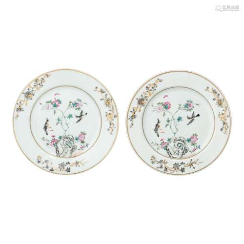 A rare pair of Chinese famille rose, gilt and grisailles 'Qu...
