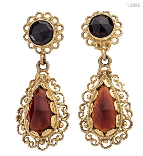 A pair of 18ct yellow gold drop earrings, set with garnets, ...