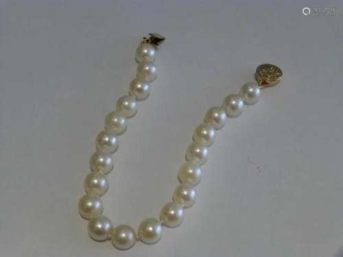 Pearl Bracelet with Ornate Style Clasp - 6.5" Length