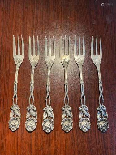 Stunning 80% Silver Rose Design Dessert Forks Stamped 800