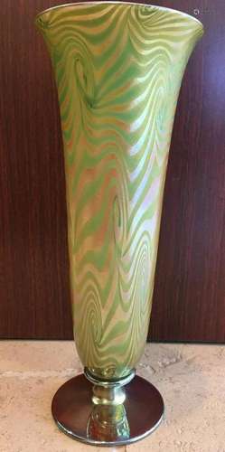 Durand King Tut Trumpet Iridescent Glass Vase