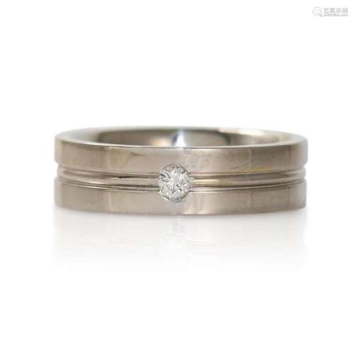 18K White Gold Band Ring .10ct 13g