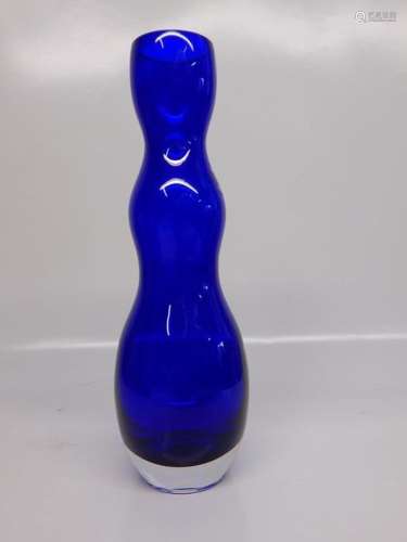 Vase in blue submerged glass - Glass