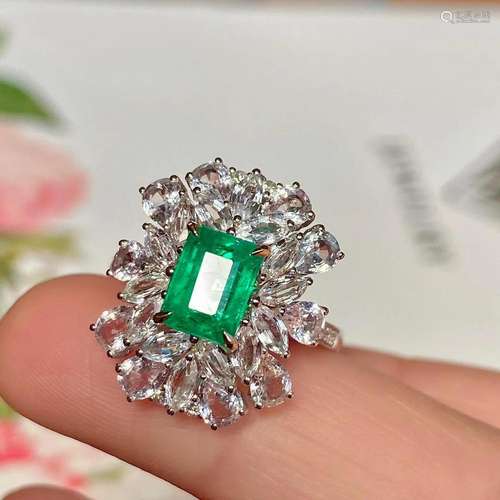 14K White Gold 1.32 CTW Emerald & Diamond Ring