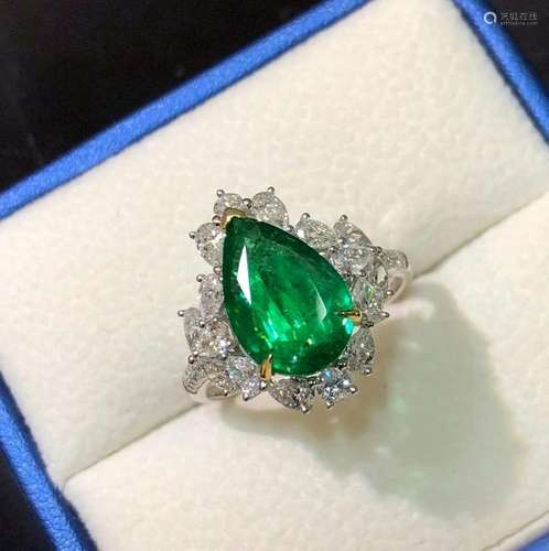 14K White Gold 2.76 CT Emerald & Diamond Ring