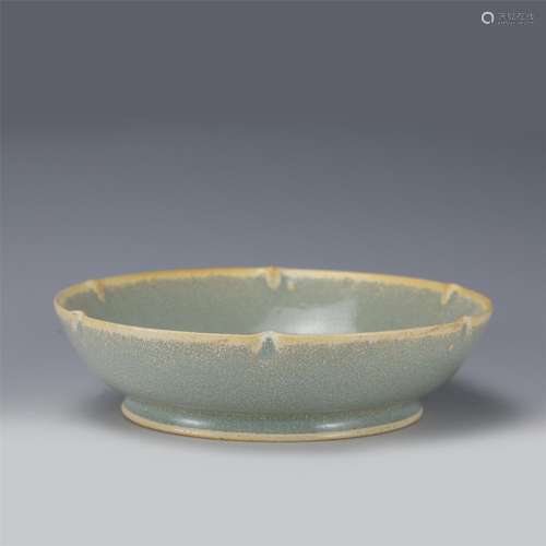 A RU TYPE GLAZE PORCELAIN DISH,SONG