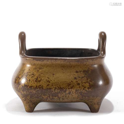 A CHINESE BRONZE CENSER