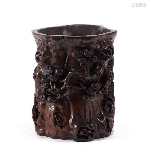 A CHINESE CARVED ALOES-WOOD BRUSH POT